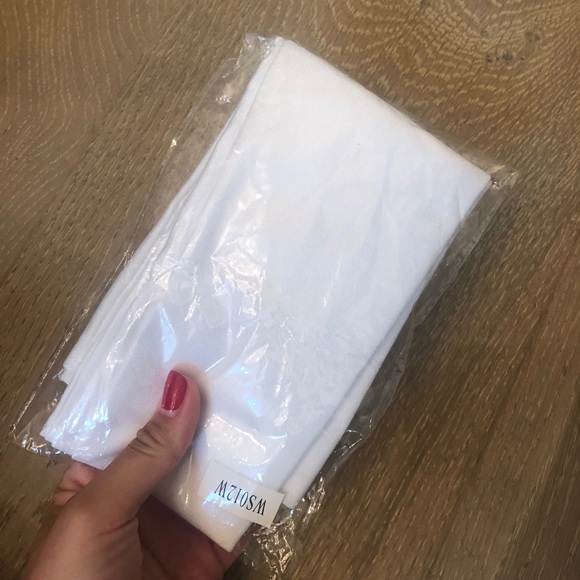 Long White satin gloves - Picture 2 of 3